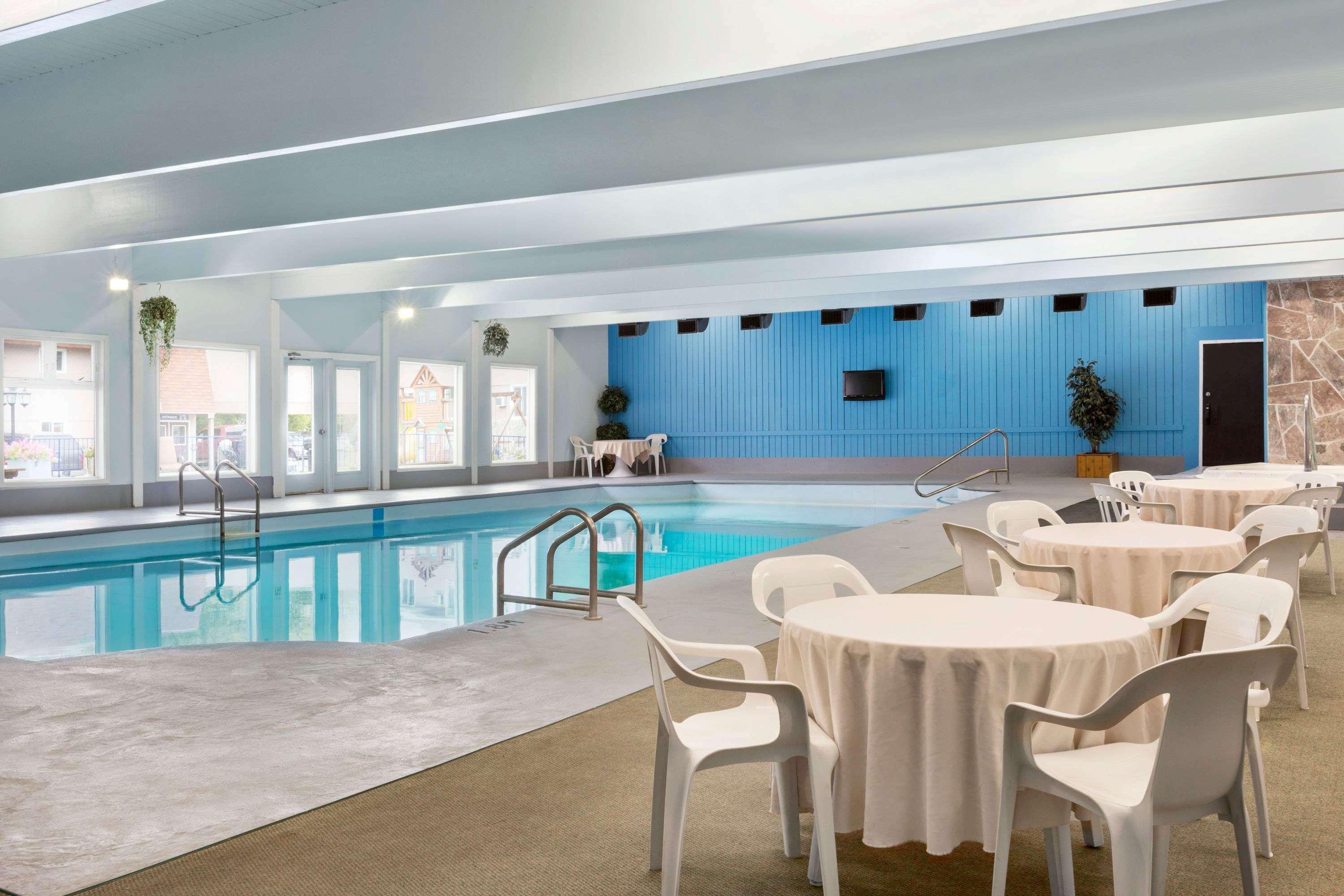 Travelodge By Wyndham Kenora Exterior photo